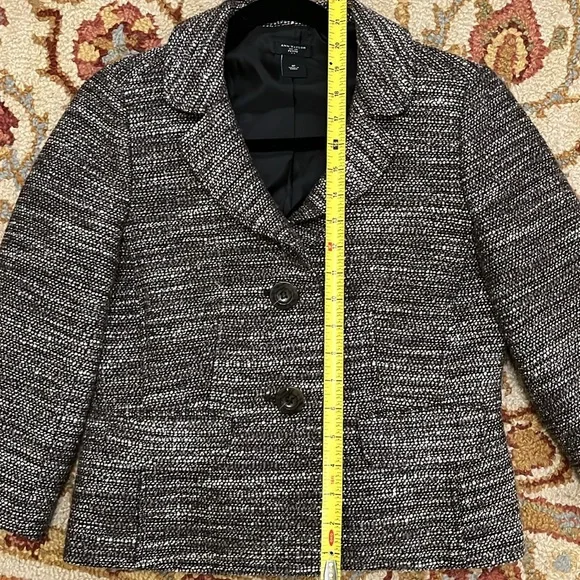 Beautiful jacket. - Picture 7 of 9